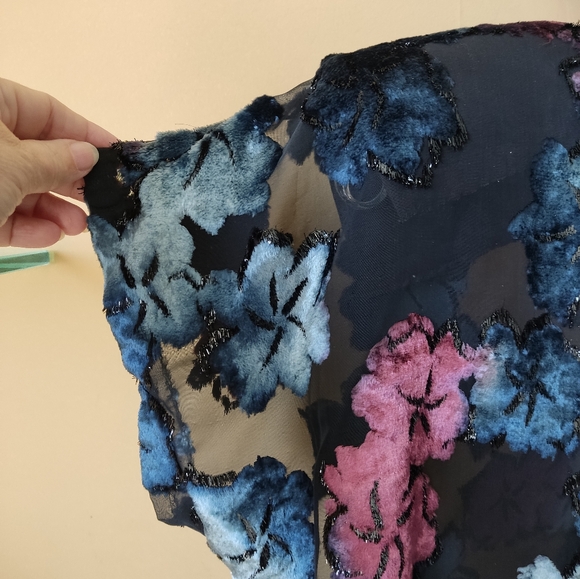 Sheer Embroidered Floral Cropped Bolero Shrug - Picture 8 of 8